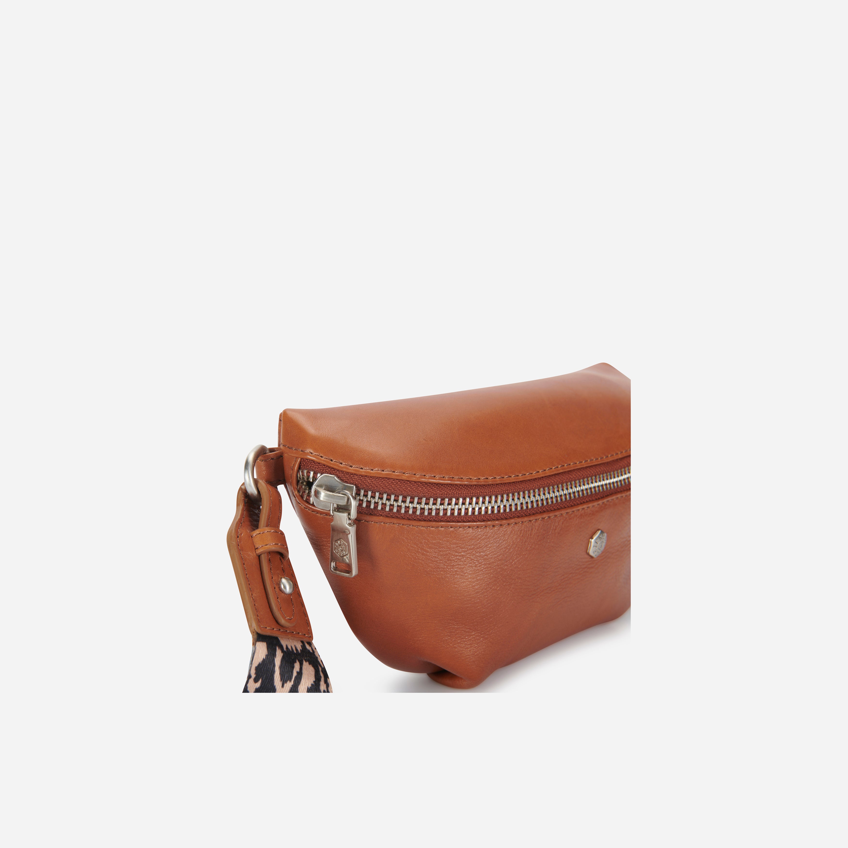 Osaka Slim Ladies Leather Waist Bag